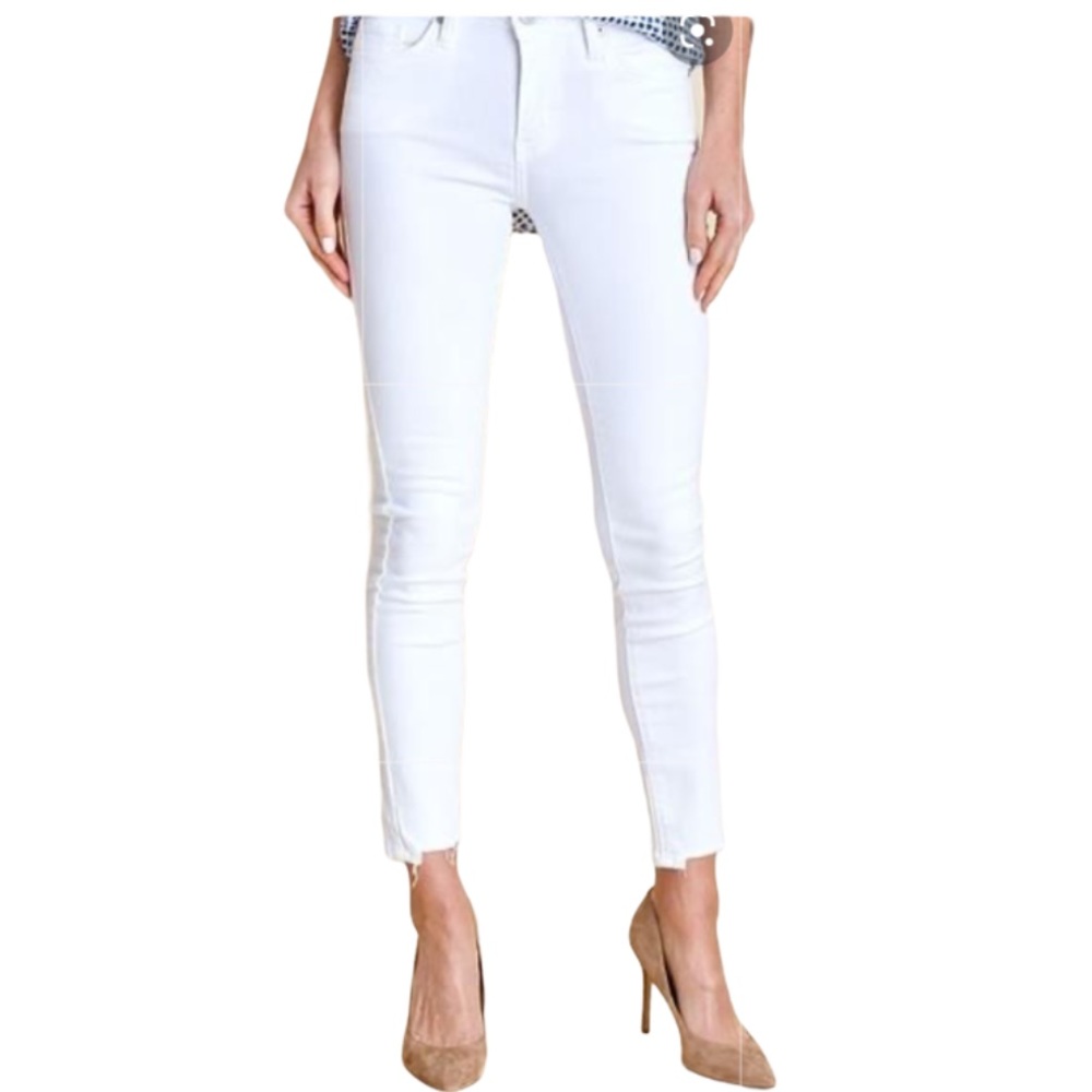 JUST BLACK Released Step Hem White Skinny Jeans